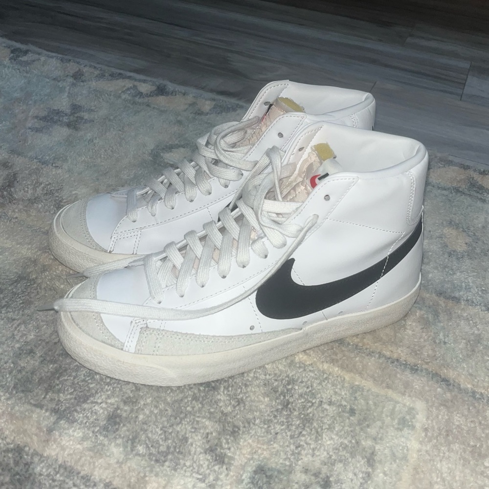 Women’s size 8.5 Nike high top blazers